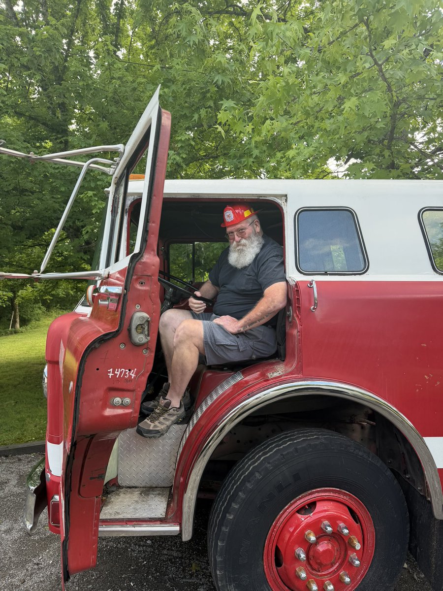 Trucker Dan tweet media