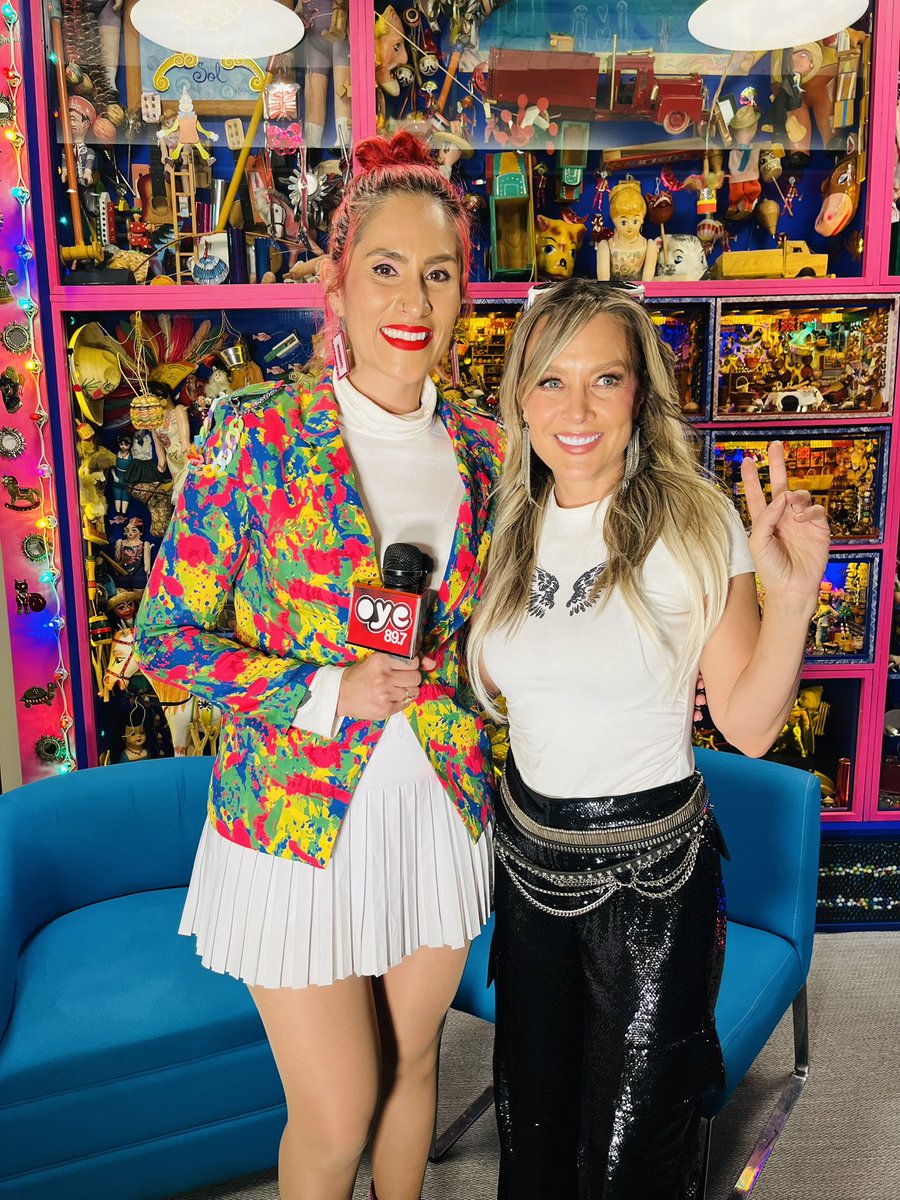Oye897's tweet photo. Amamossss! @pelirrojaradio estuvo con @officialfey para poder platicar sobre lo que se viene con su nueva gira 🤯🔥

#OyeEntrevista #Musica #Oye897fm https://t.co/rHhGJLMUfC
