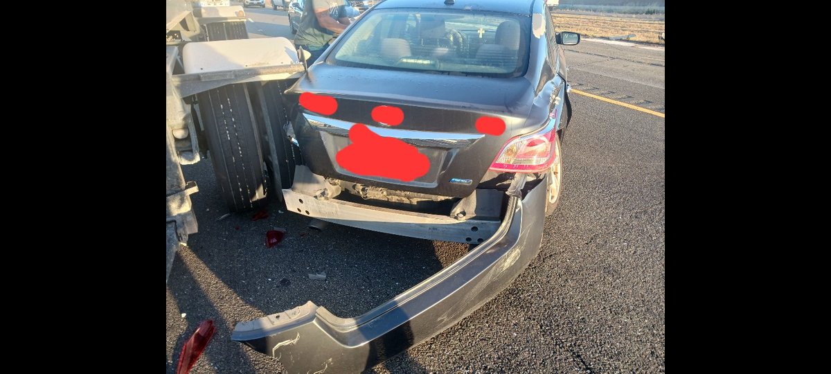 TKorgiiiii's tweet photo. #DearDAiary Got hit carpooling on the road to my last day of class this semester! 😭

Wasn't driving and thankfully nobody was hurt but I am going to miss the class potluck. 😪 https://t.co/Xr00FjFvBZ
