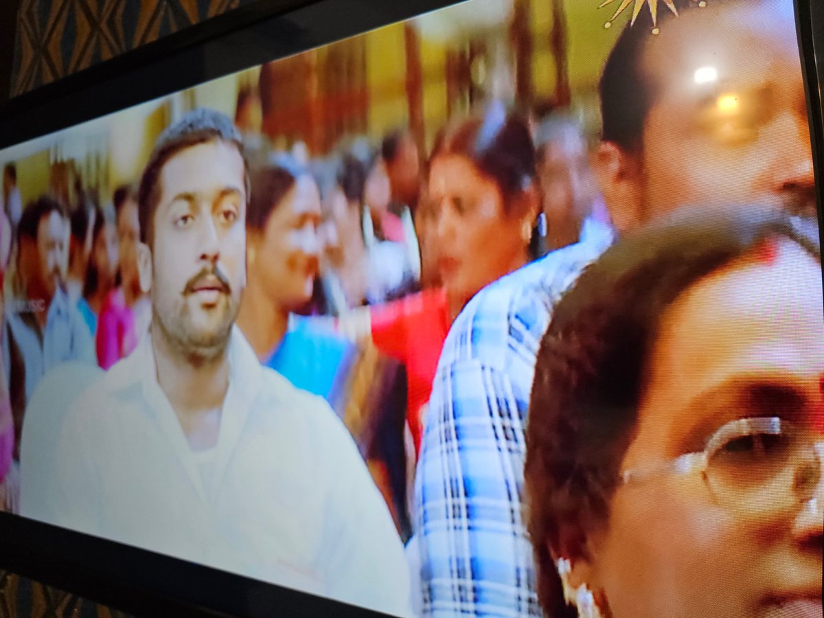 PlasticHeartan's tweet photo. அந்தக் கால காதல் பாட்டு 
#Aaru #Karuppu https://t.co/hxuTYNgKlU