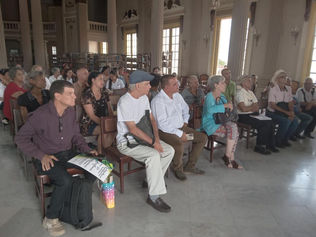 CulturaEspiritu's tweet photo. Clausura del XXVIII Coloquio Voces de la República. Entrega de Reconocimientos y presentación de la convocatoria del XXIX Coloquio  Voces de la República 2027, en la Biblioteca Provincial de #SanctiSpíritusEnMarcha.  @DeivyPrezMartn1 @AlexisLorente74 https://t.co/hKL6oRlcXj