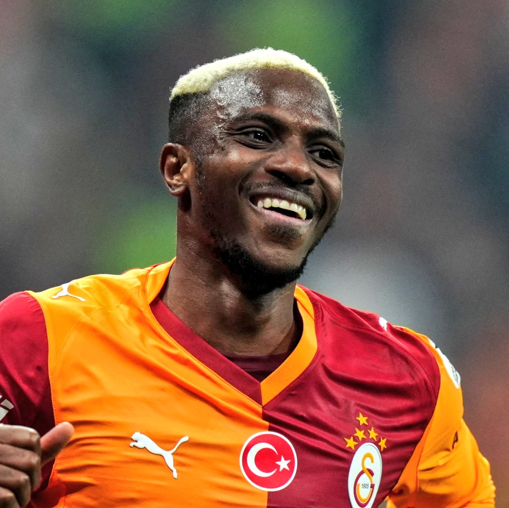nexustransfer's tweet photo. Victor Osimhen: "Çok iyi hissediyorum. Her şey harika. Kariyerimin en güzel dönemlerinden birini yaşıyorum.

Hak ederek şampiyon olduk. Çok mutluyum." https://t.co/Pq4EwVTVym