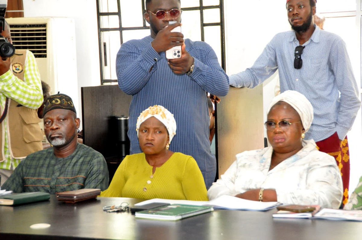Honajigbotafe's tweet photo. with the State’s growth agenda.

The event also marked the third year of the second term of Governor Babajide Olusola Sanwo-Olu’s administration, reaffirming its commitment to transparency and inclusive governance. https://t.co/LhXKxCzyMV
