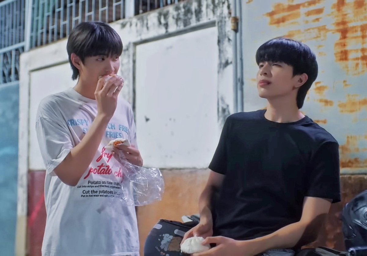 CC_CCJA's tweet photo. Which place's steamed buns are worth walking such a long distance to buy?😋😋

Lately Its Winter Season EP1
#FoureverYou2EP17 https://t.co/Yq5eQaTYgm
