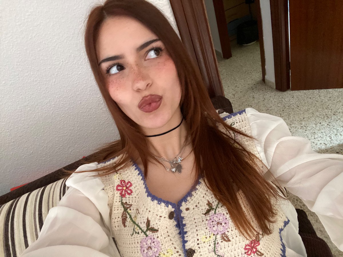 candela⋆.ೃ࿔*:･ tweet media