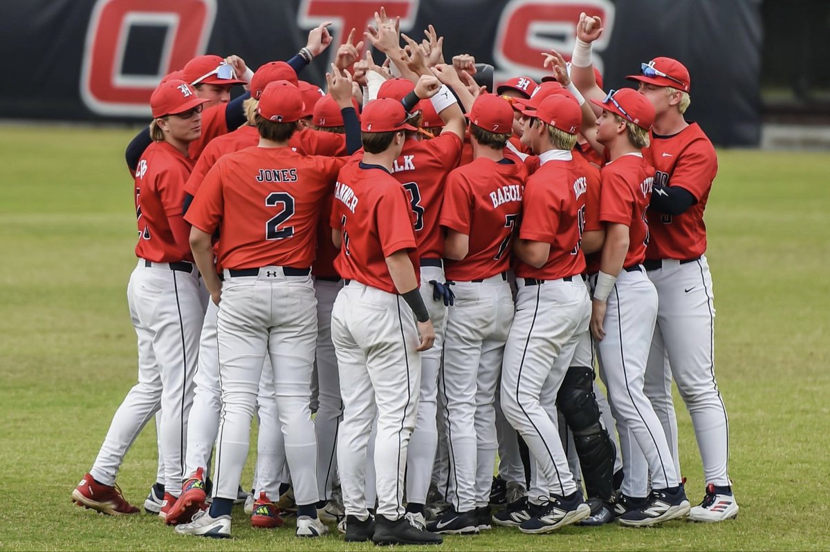 HWDbaseball's tweet photo. Our season may have come to an end this past weekend but it doesn’t take away from what an amazing run this team &amp; senior class has had. 33 wins, most in school history, 1st ever ASWA #1 ranking &amp; held it for 5 weeks &amp; most wins ever in a 2 year span with 63. Very special group!! https://t.co/y34EAohfmu