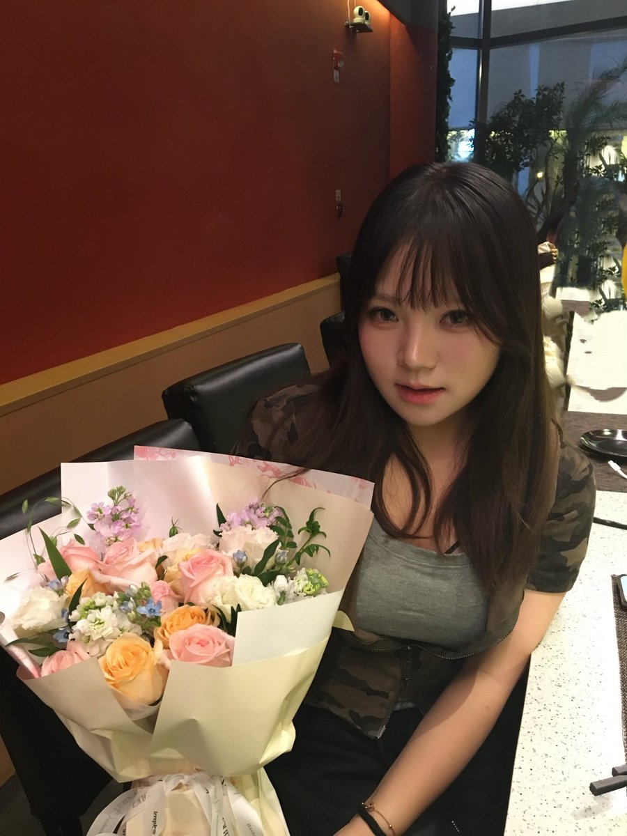 Xxin_babe's tweet photo. 嗯嗯 https://t.co/6a6RnnaEI4