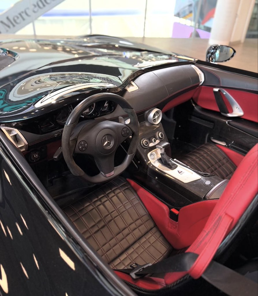 primerelic's tweet photo. It has no roof, no windows, and no windshield just two small wind deflectors to protect you while you hit its 217 mph top speed

Mercedes-Benz SLR McLaren Stirling Moss https://t.co/avd2SDb6cg