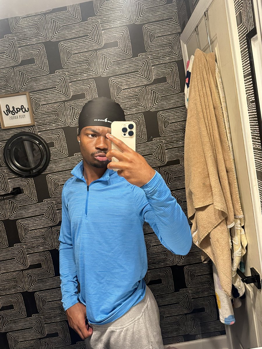 2flymal☃️💯 tweet media
