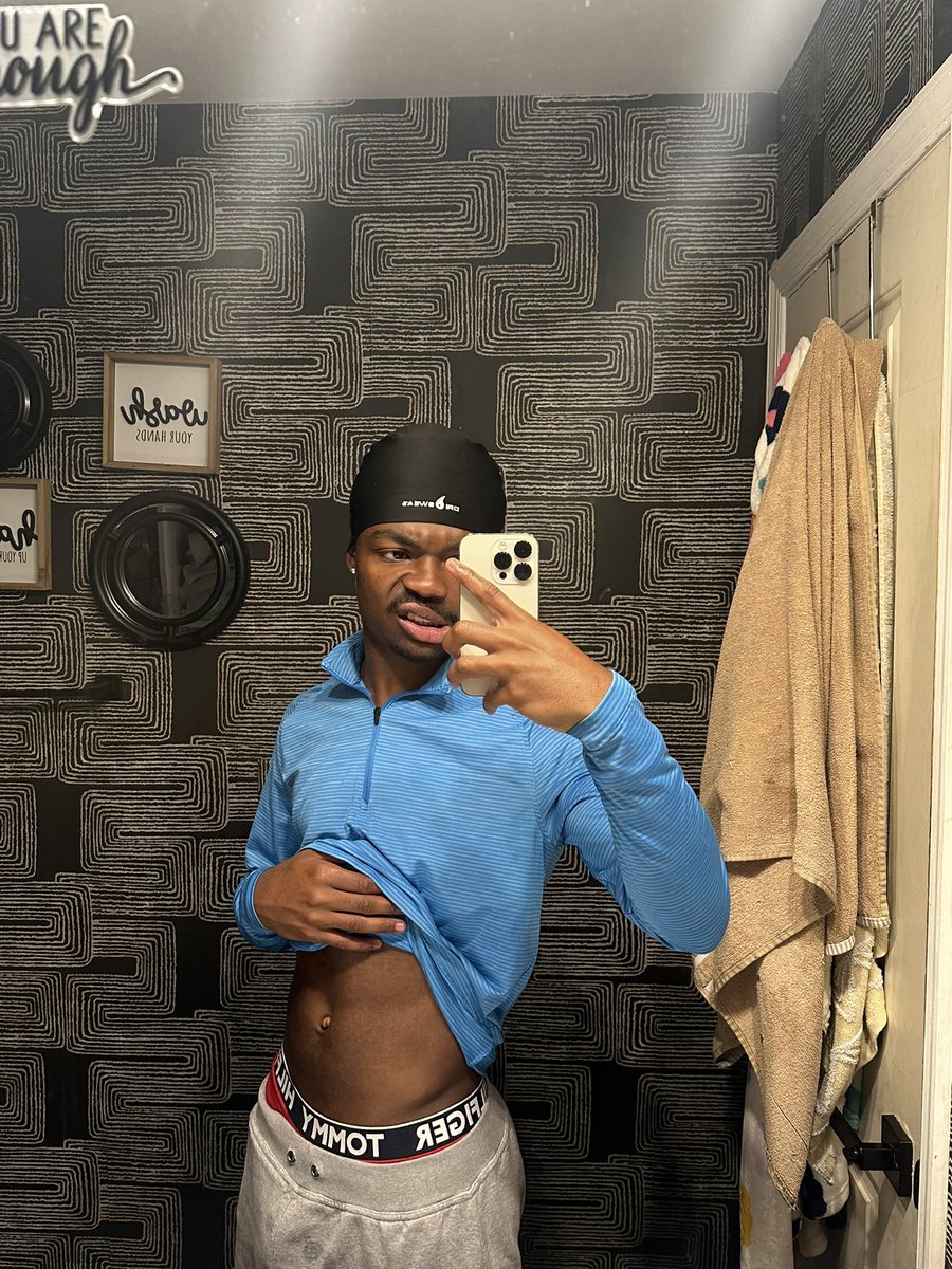 2flymal☃️💯 tweet media