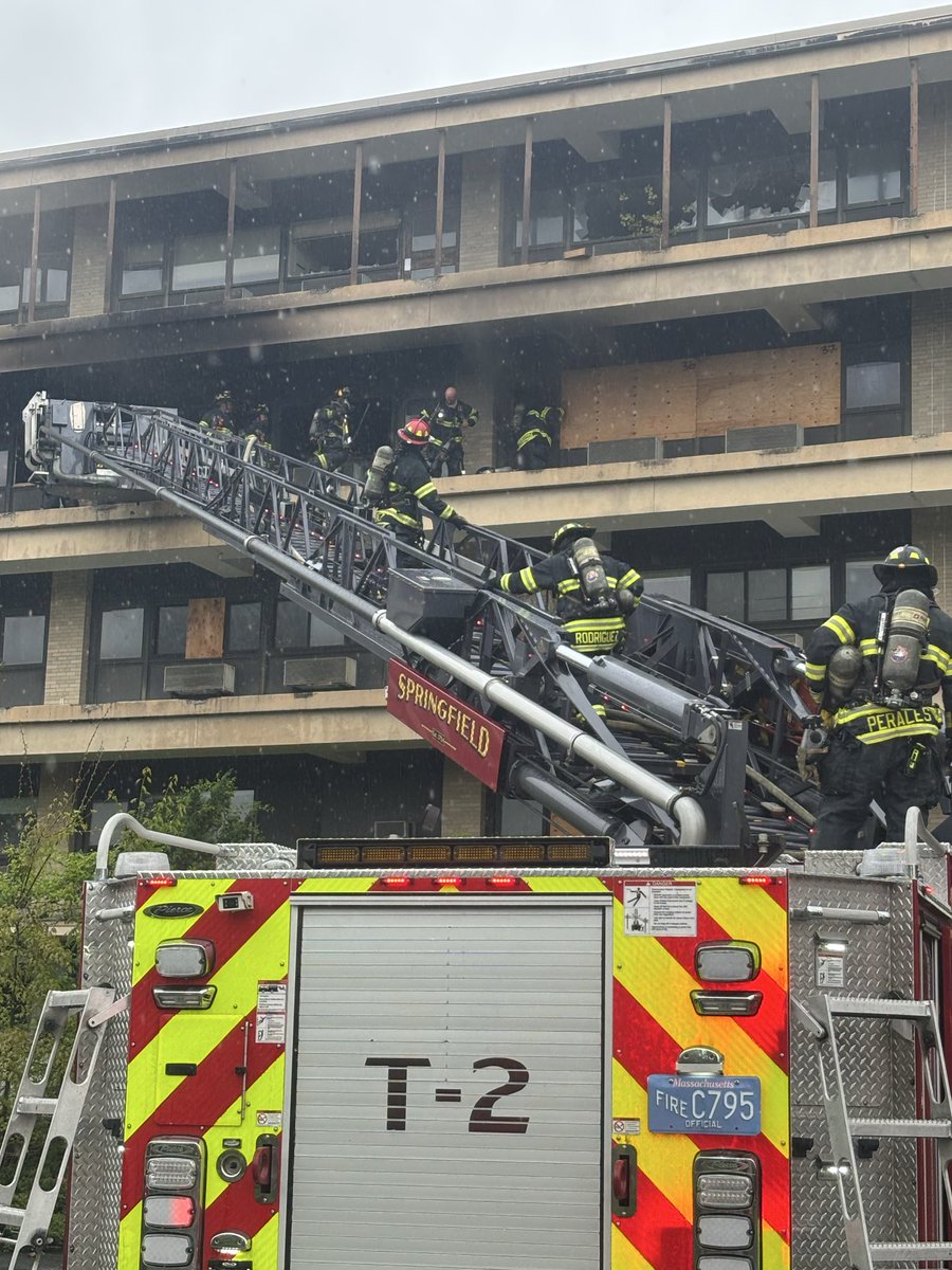 SFD_HQ's tweet photo. Recall is in 1400 State st. All companies are being retained. There are no reported injuries Springfield Arson And Bomb Squad is investigating. https://t.co/eN89QprF4H