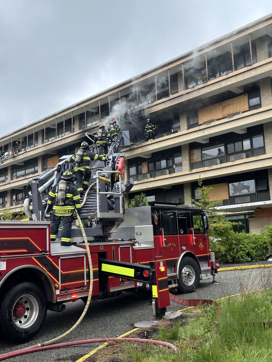SFD_HQ's tweet photo. Recall is in 1400 State st. All companies are being retained. There are no reported injuries Springfield Arson And Bomb Squad is investigating. https://t.co/eN89QprF4H