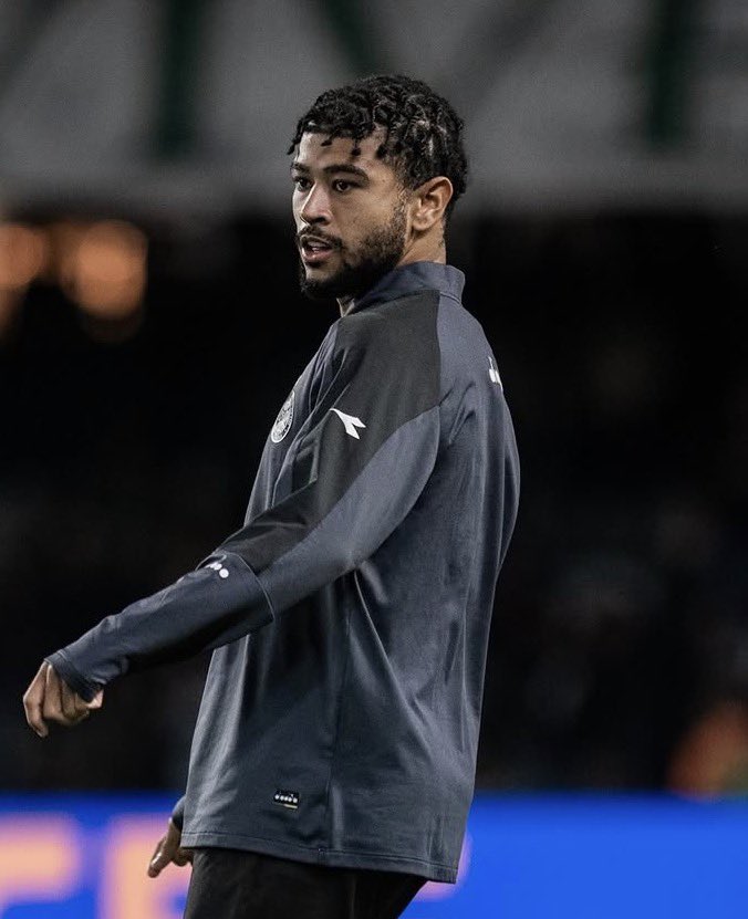 amarianabecker's tweet photo. Tinga deixou o campo ontem com 5 minutos de jogo porque sentiu a panturrilha, já havia sentido contra o Inter. 

Lucas Ronier sentiu a posterior da coxa e não tinha mais condições

Josué travou as costas e precisou de injeção na intervalo pra jogar o 2ºT https://t.co/BmYQtJtGNW