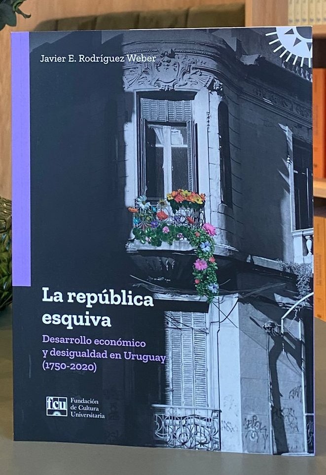JRodriguezWeber's tweet photo. Hoy en UniRadio conversamos sobre "La República Esquiva".
Arranca en el minuto 11:20

https://t.co/QQ3fScnDvZ https://t.co/qc8gJ67iUz