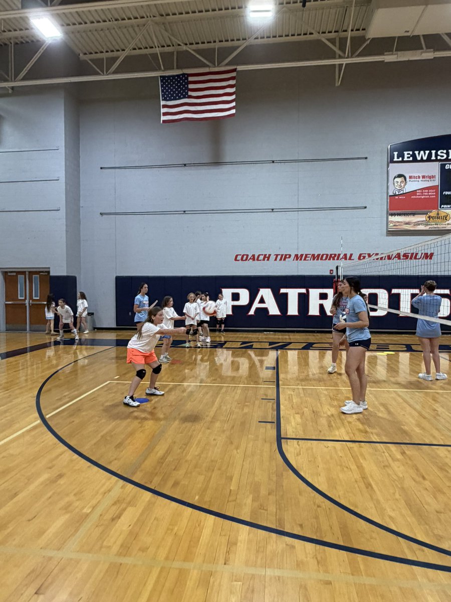 VbPatriots's tweet photo. Our 2026 Junior Patriot Clinic had a blast the last 2 days!  These junior Patriots (3rd-5th graders) were so fun to have in our gym and a special thank you to our athletes for the effort they gave coaching these ladies!  We hope to see all of you cheering us on this Fall 🙌🏻🌟❤️🩵 https://t.co/JSRkRHCY4J