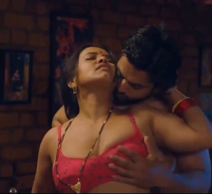 Mounathen76523's tweet photo. Hot mom and son roleplay   step by step real enjoy my mom @UMADEVI8485 https://t.co/8ksNZjcJM2