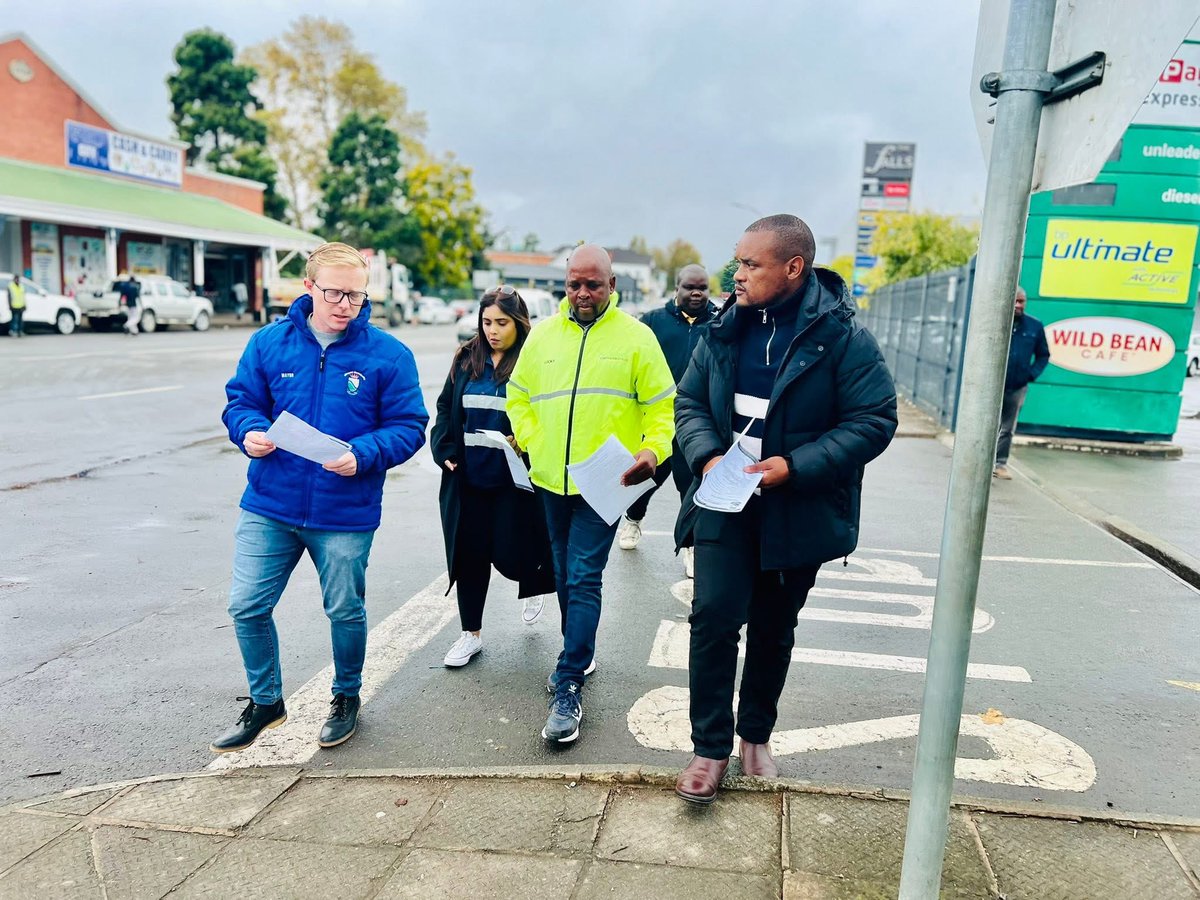 UmngeniLocal's tweet photo. Mayor Chris Pappas officially handed over the Howick CBD pavement rehabilitation project to contractors earlier today.
Pavements from the Municipal offices to Howick Falls will be upgraded over the next three months. Expect minor traffic disruptions.
#MakingProgressTogether https://t.co/l3zW1oBOut