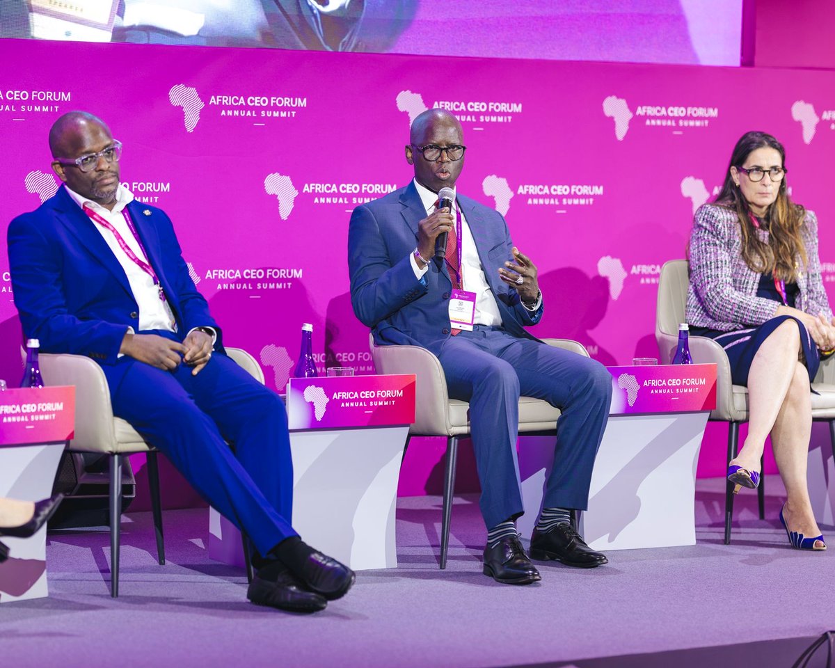 IFC_fr's tweet photo. Et si la prochaine révolution logistique de l’Afrique passait par les voies navigables ? 

À #ACF2026, @ousmanedione échange sur le potentiel des corridors fluviaux pour réduire les coûts, stimuler le commerce et connecter énergie, agriculture et transport à grande échelle. https://t.co/xL417ndsCU