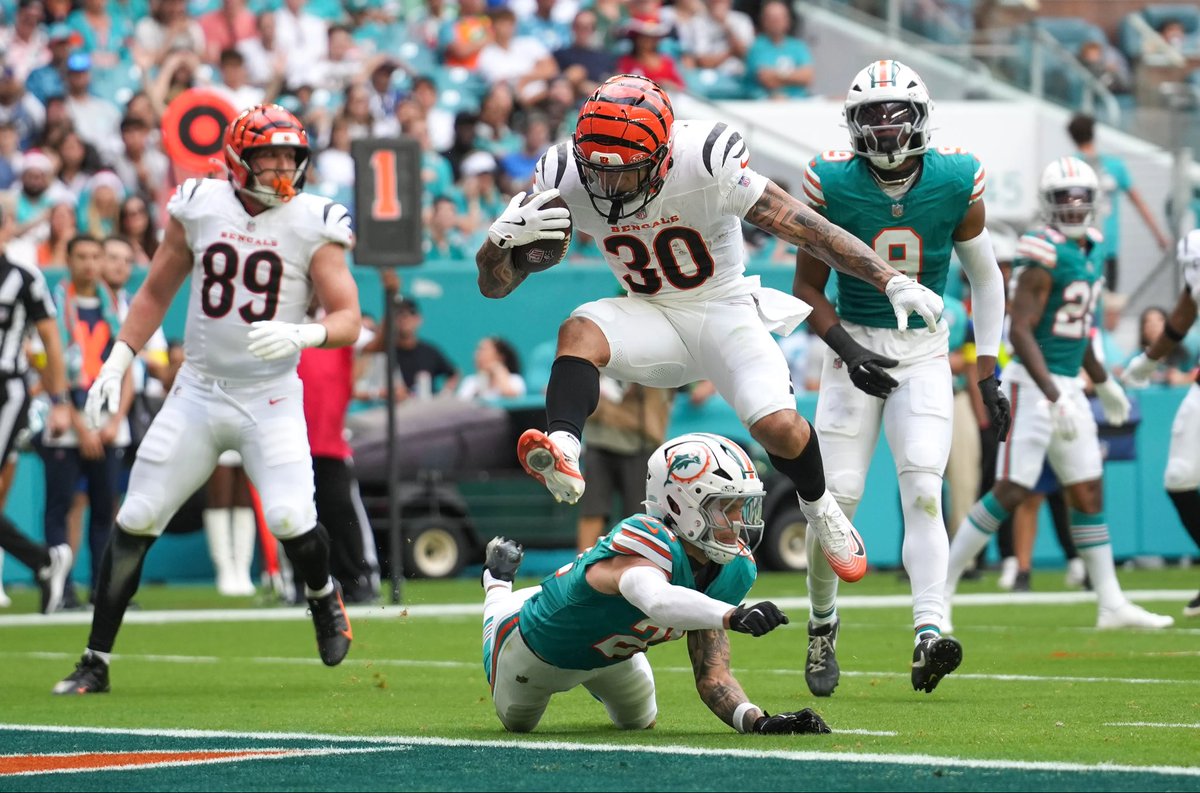 FinsXtra's tweet photo. 🚨 BREAKING: Miami Dolphins are set to host the Cincinnati Bengals in Week 5. (@ChaseCuster) #PhinsUp https://t.co/gKEDQjtC3i