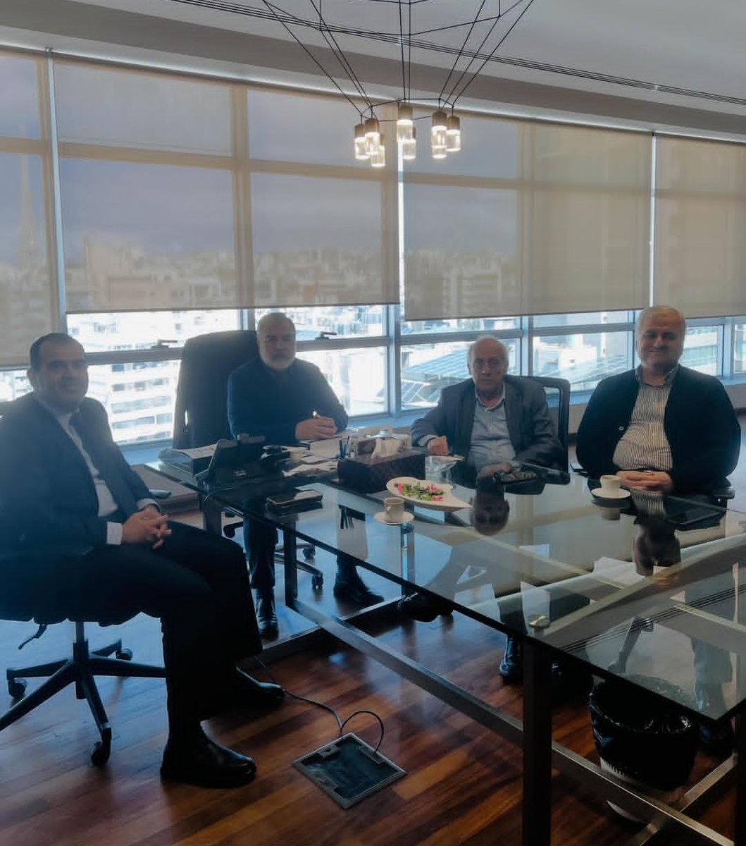 elqarar's tweet photo. اجتماع عمل مع رئيس جامعة الاداب والعلوم والتكنولوجيا AUL البروفيسور فواز العمر والرئيس السابق نائب رئيس الجامعة لشؤون البحث العلمي البروفيسور بسام الحجار ونائب رئيس الجامعة للعلاقات الخارجية وشؤون الجودة والاعتماد الدكتور عدنان شعبان.. بهدف التعاون في مجال البحث العلمي.. https://t.co/iDcqXvG6Ve
