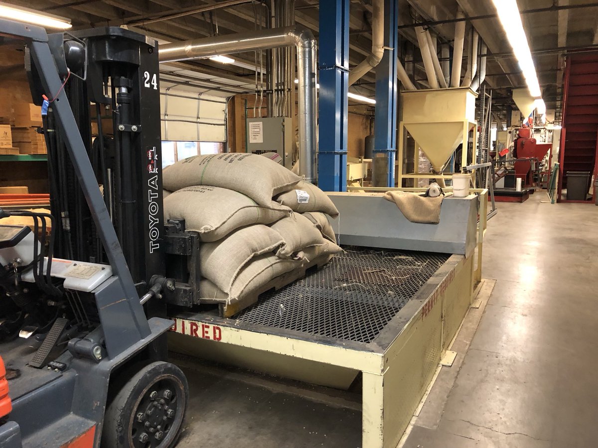 CoffeeNeighbors's tweet photo. From burlap bag to fresh cup ☕️📦

At Neighbors Coffee Roasters, we don’t roast coffee weeks before it ships. We freshly roast your coffee after you order so every bag arrives rich, aromatic, and ready to brew.

Shop fresh roasted coffee today:
https://t.co/q8kOGB0jRV https://t.co/VaPNTZeO0L