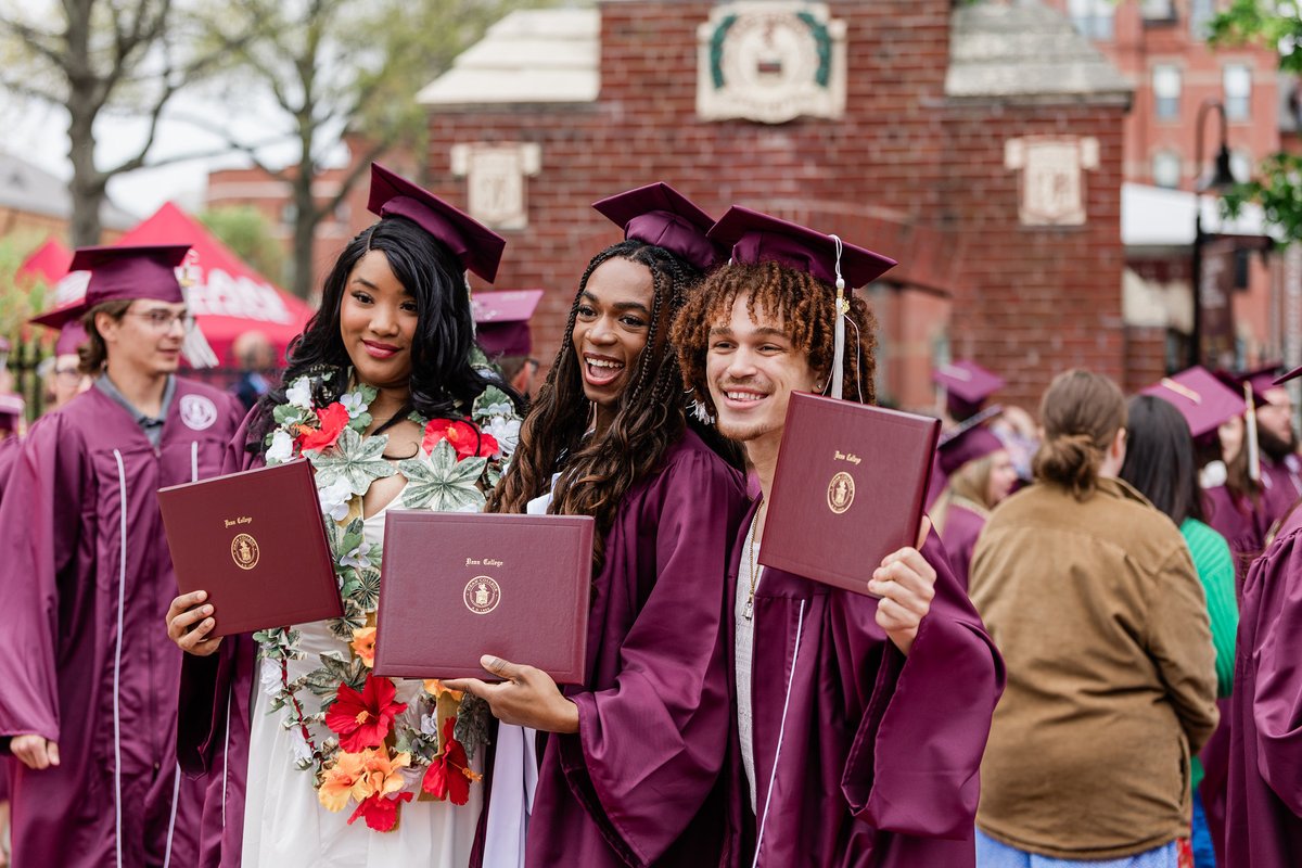DeanCollege's tweet photo. Relive some of our favorite moments from this year’s Commencement Ceremony! 🤩🎓 Check out the full photo album: https://t.co/CL6frh5V1R https://t.co/RN1ubylSFO