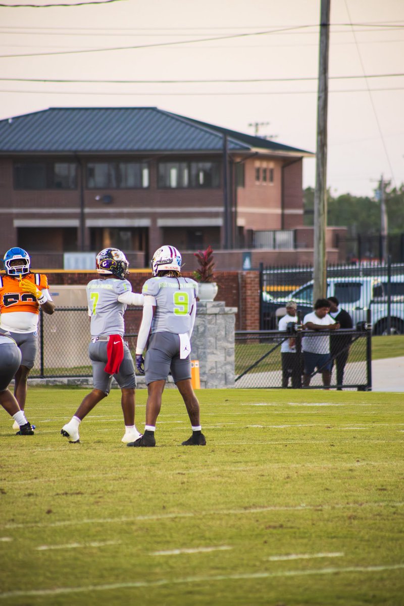 KyrenHenderson_'s tweet photo. some flicks 📸 from the Northeast All-Star Game! 5’10 195 RB ‘26

@DicenzoMiller @coachclayisbell @CoachCJ_Johnson @CoachJones2010 @JuniorMoore771 @coach_HarrisT @TonorrisBII @_CoachCBlair https://t.co/HNc5af5LwF