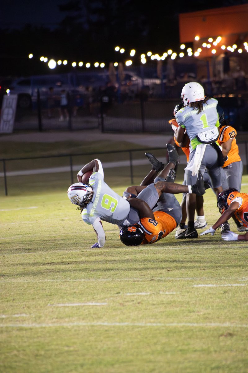 KyrenHenderson_'s tweet photo. some flicks 📸 from the Northeast All-Star Game! 5’10 195 RB ‘26

@DicenzoMiller @coachclayisbell @CoachCJ_Johnson @CoachJones2010 @JuniorMoore771 @coach_HarrisT @TonorrisBII @_CoachCBlair https://t.co/HNc5af5LwF