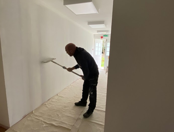 universalcontr4's tweet photo. Make every first impression a great one with our painting and decorating services. https://t.co/1qRuwcnMqI