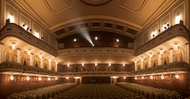 ConcelloCoruna's tweet photo. 🎶 O Teatro Colón acolle unha intensa fin de semana musical con propostas para todos os públicos

👉 Martirio, Isabel Dobarro e a Banda Municipal actuarán estes días nun dos espazos culturais de referencia da Coruña

ℹ️ https://t.co/uaPPAbl72u https://t.co/taohUdvIQZ
