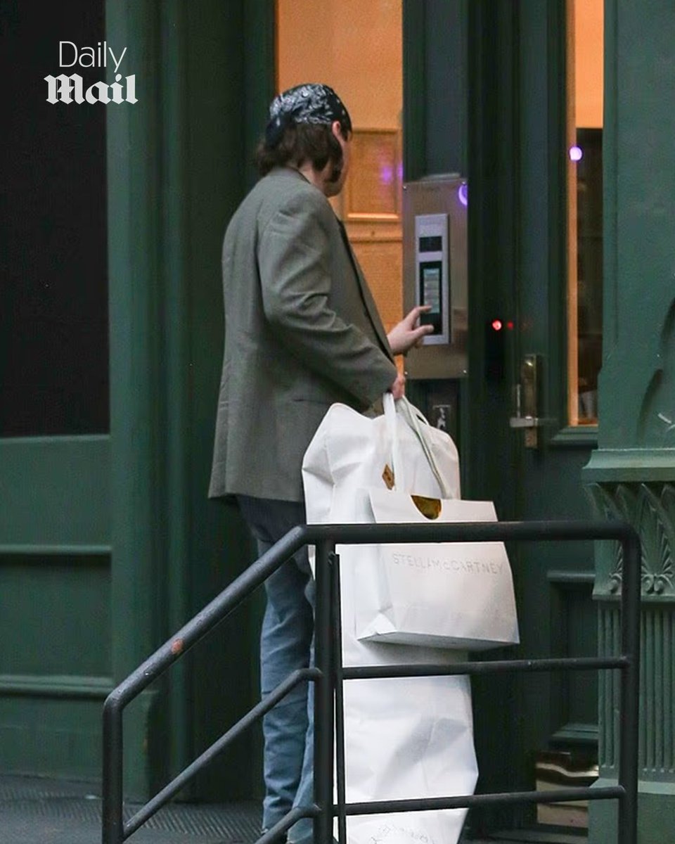 Daily Mail Celebrity tweet media