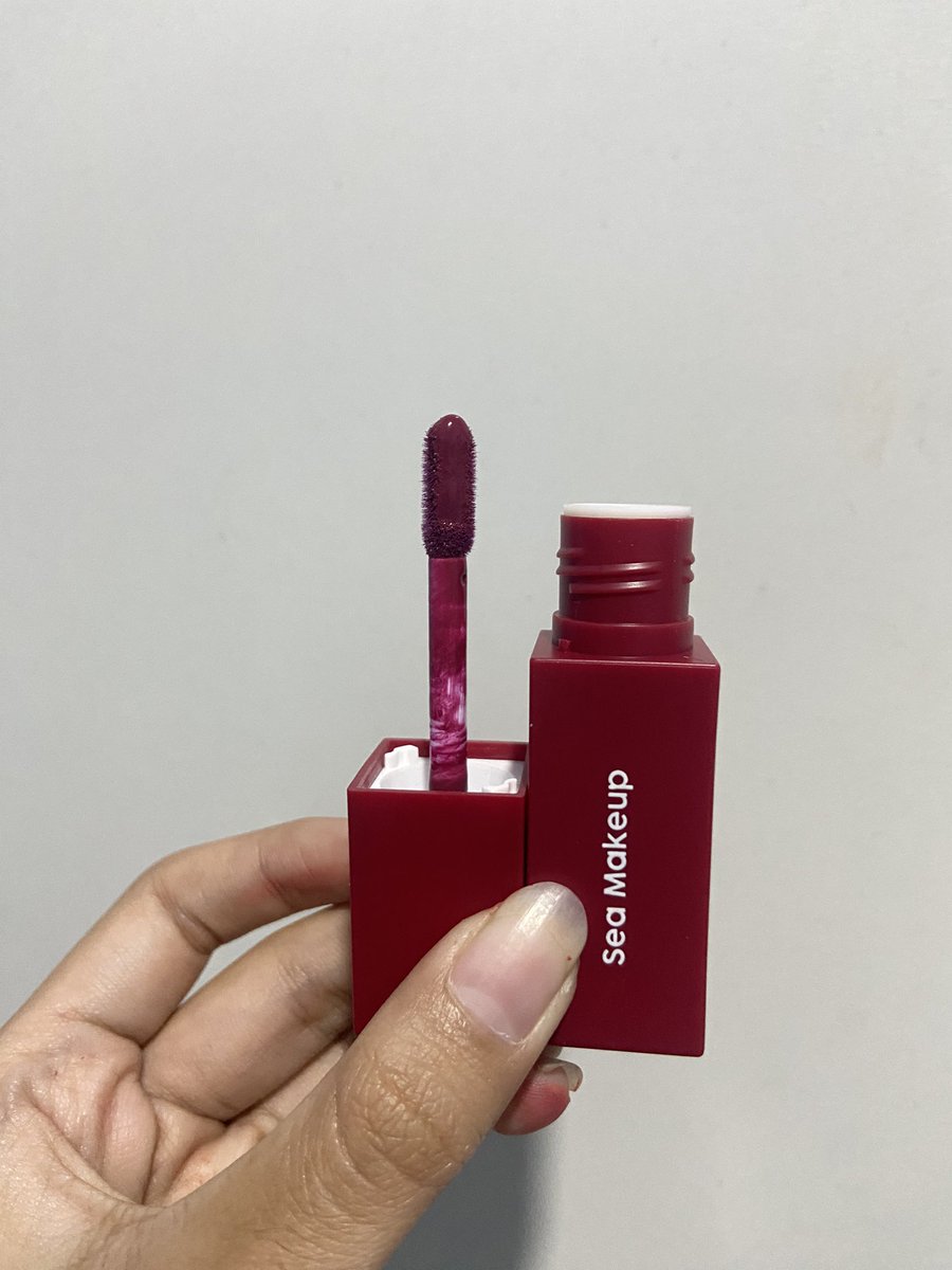 currentnas's tweet photo. @alunanrayuan sekalian ini kakk
Sea Make up Lip Ink (shade sangria)
40k ajaa 
*salah shade, baru swatches di tangan 1x https://t.co/VM6u5EQ9rX