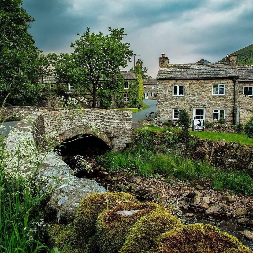 visitnorthyork's tweet photo. The beautiful village of Thwaite 💚 https://t.co/BdnQu1ko78