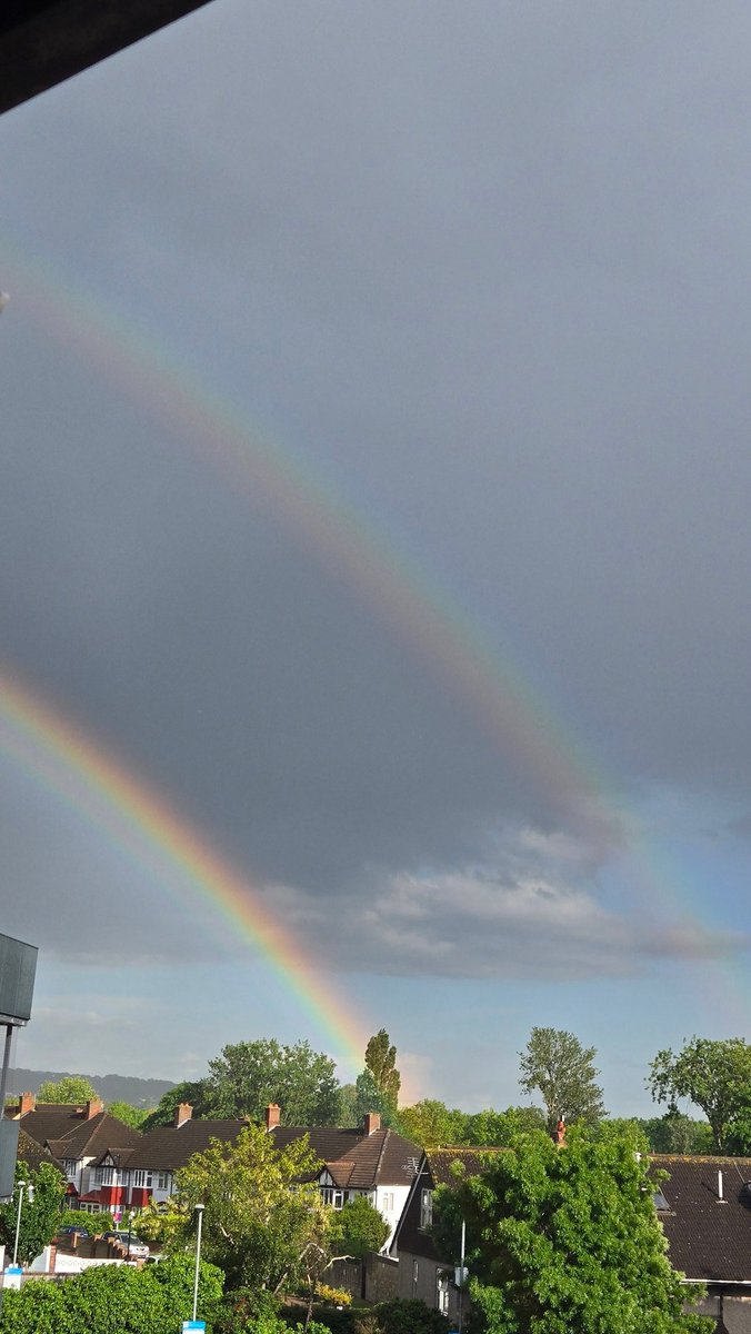 MJuana8's tweet photo. Double rainbow 🌈 https://t.co/qixnNwDXCu