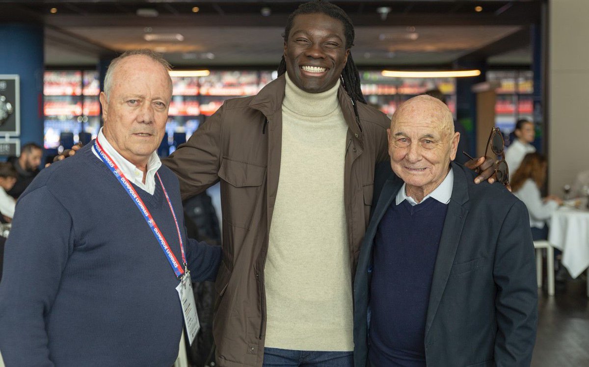 BafGomis's tweet photo. Une légende de l’Olympique Lyonnais s’en est allée… 🤍
Merci Flory Dinalo pour les conseils, la confiance et les moments partagés.
Grâce à Bernard Lacombe, j’ai eu la chance de connaître un grand homme.
Deux fidèles amis désormais réunis. 🙏🏿❤️🕊️ https://t.co/ED80cJaNfx