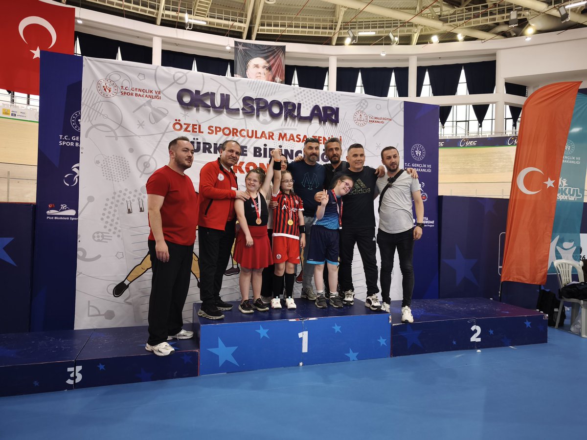 ErtekinLutfi's tweet photo. Konya'da yapılan Okul Sporları Özel Sporcular Türkiye Şampiyonasında Türkiye 3. olarak Bronz madalya kazanan Ögrencim Ayşegül Kemeröz tebrik ediyorum. https://t.co/QAYaLvXgVQ