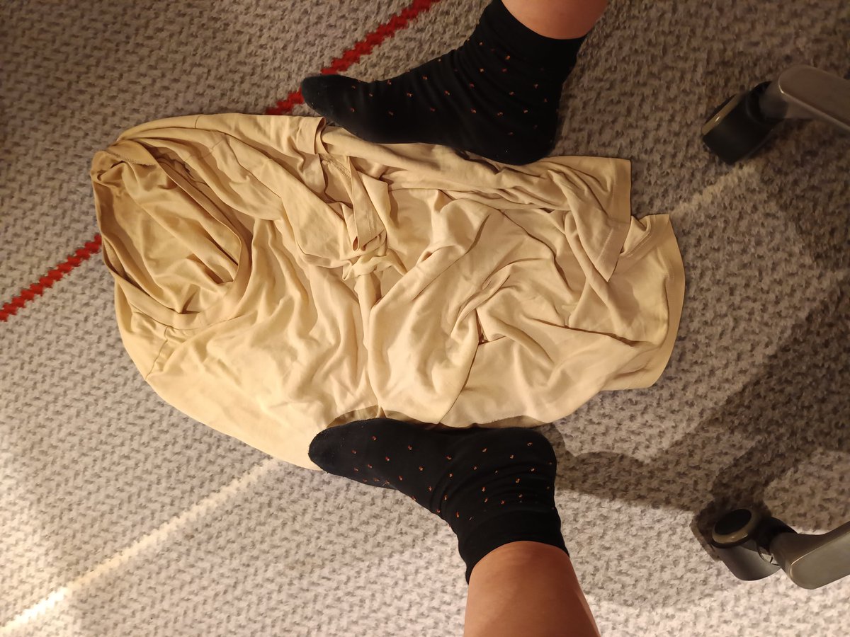 brad201520152's tweet photo. 狗狗每天都24/7穿著主人穿过的精液底裤,双袜子，白天主人出汗低衣和白天和睡觉主人气味低衣和底裤。不洗已经不能记得多小个月。已经完全每天期待穿和闻气味。出汗好后跟更加期待气味。睡觉双袜锁很热和强烈主人控制锁的感觉。每天早上和晚上闻所有都一切很值得一切主人世界给 https://t.co/fAsoIfvQnX