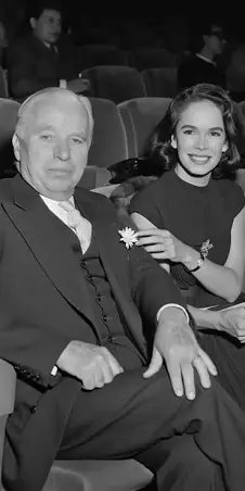 soniastathes's tweet photo. #HappyBirthday #InHeaven Oona O'Neill 'Lady Chaplin' May 14, 1925 -Sept 27, 1991. Daughter of playwright Eugene O'Neill 📖 4th & last wife of, #SilentGenius Charlie Chaplin and mother of 8. Including Geraldine & Michael 🌟 #HugeFan of #Chaplin family 🎞 🎬 🎞 📽 https://t.co/ypPLLPOZrD