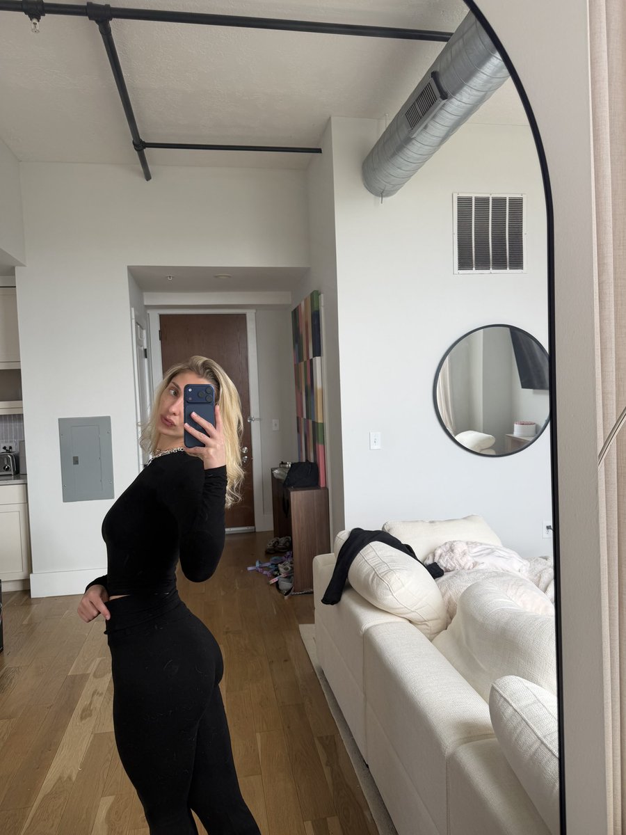 Josephine tweet media