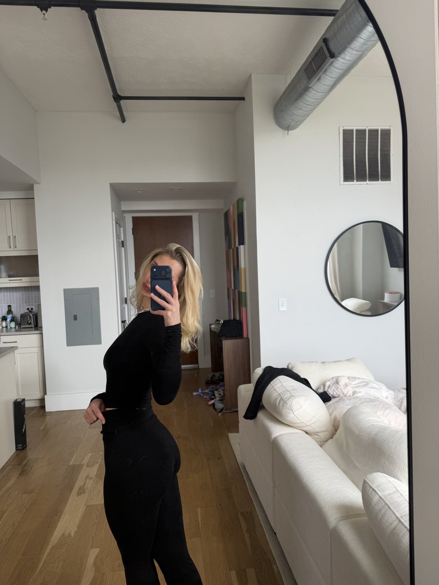 Josephine tweet media