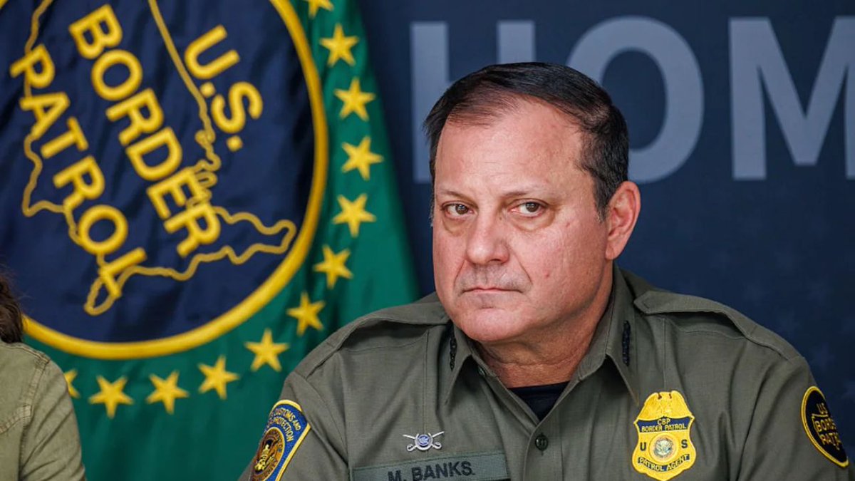 Jefe de Patrulla Fronteriza de EEUU renuncia tras acusaciones de que contrató  prostitutas. #NoticiasSIN #Fronteriza #Jefe Más detalles aquí:  https://t.co/xGZuKzpRA0