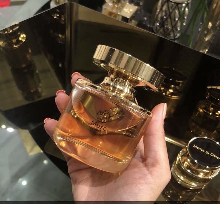 intradouchingmo's tweet photo. اغرب عطر مسك شميته مسك غرييب بس يجننن مادري كيف اوصفه فخمم مره 🌷 https://t.co/PYpiNvAXUt