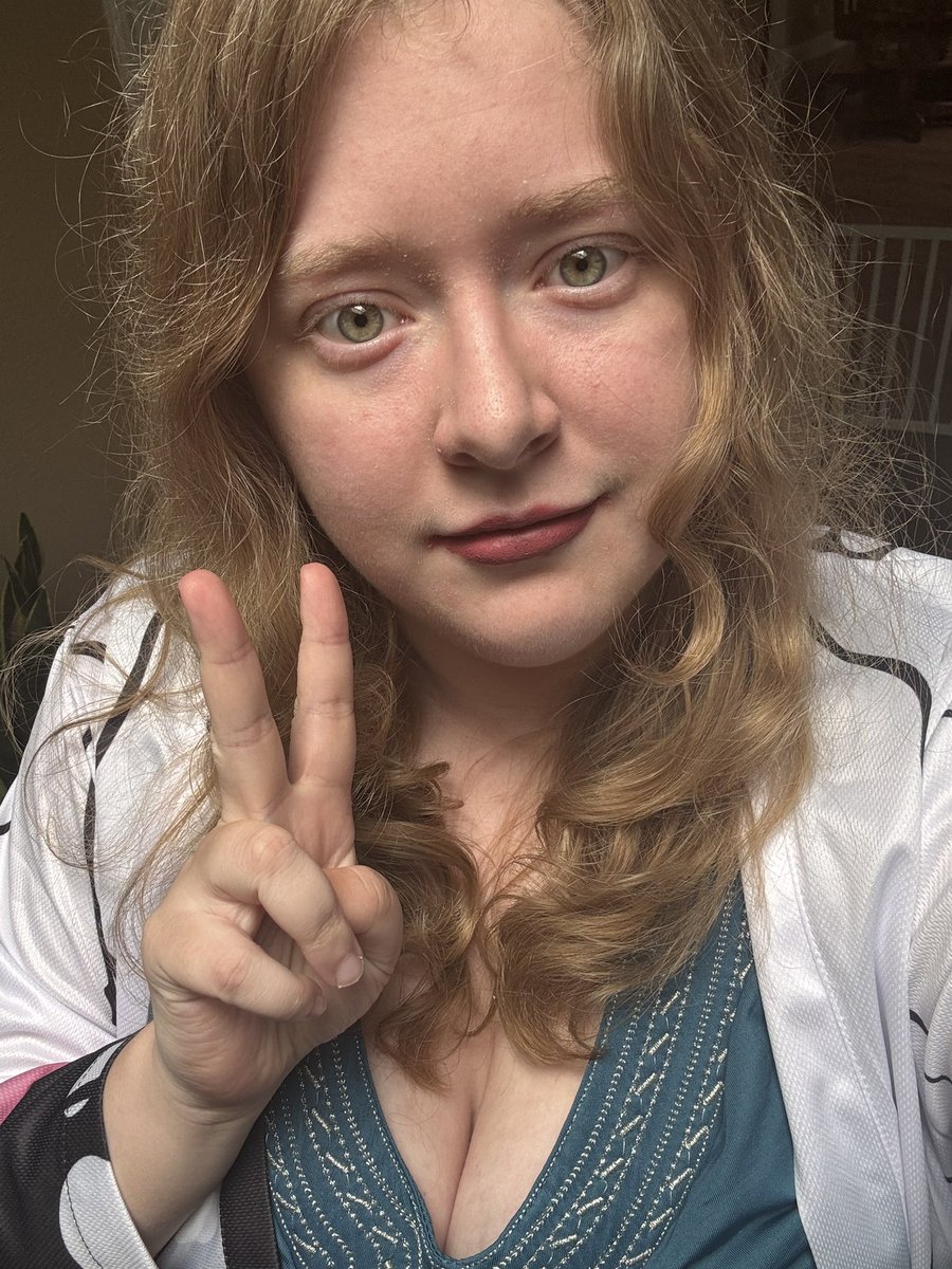 Sinny🌙 • she/her tweet media