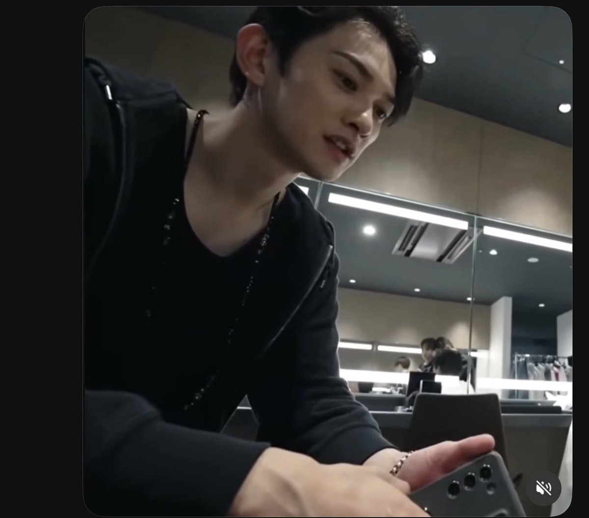 kiki tweet media