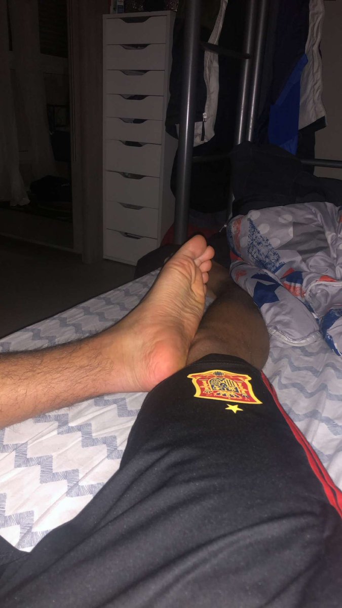 axelasm's tweet photo. Twink rebeu 🇩🇿🦶🏼❤️😘 #gay #twink #feet #feetfetısh #arabe #rebeu #algerien #snap #onlyfans https://t.co/qnzb4x8Joi