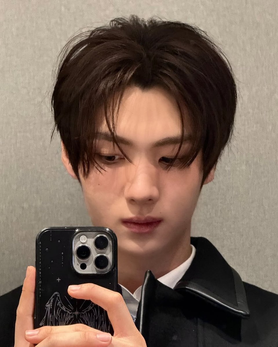 ren ୨ৎ tweet media