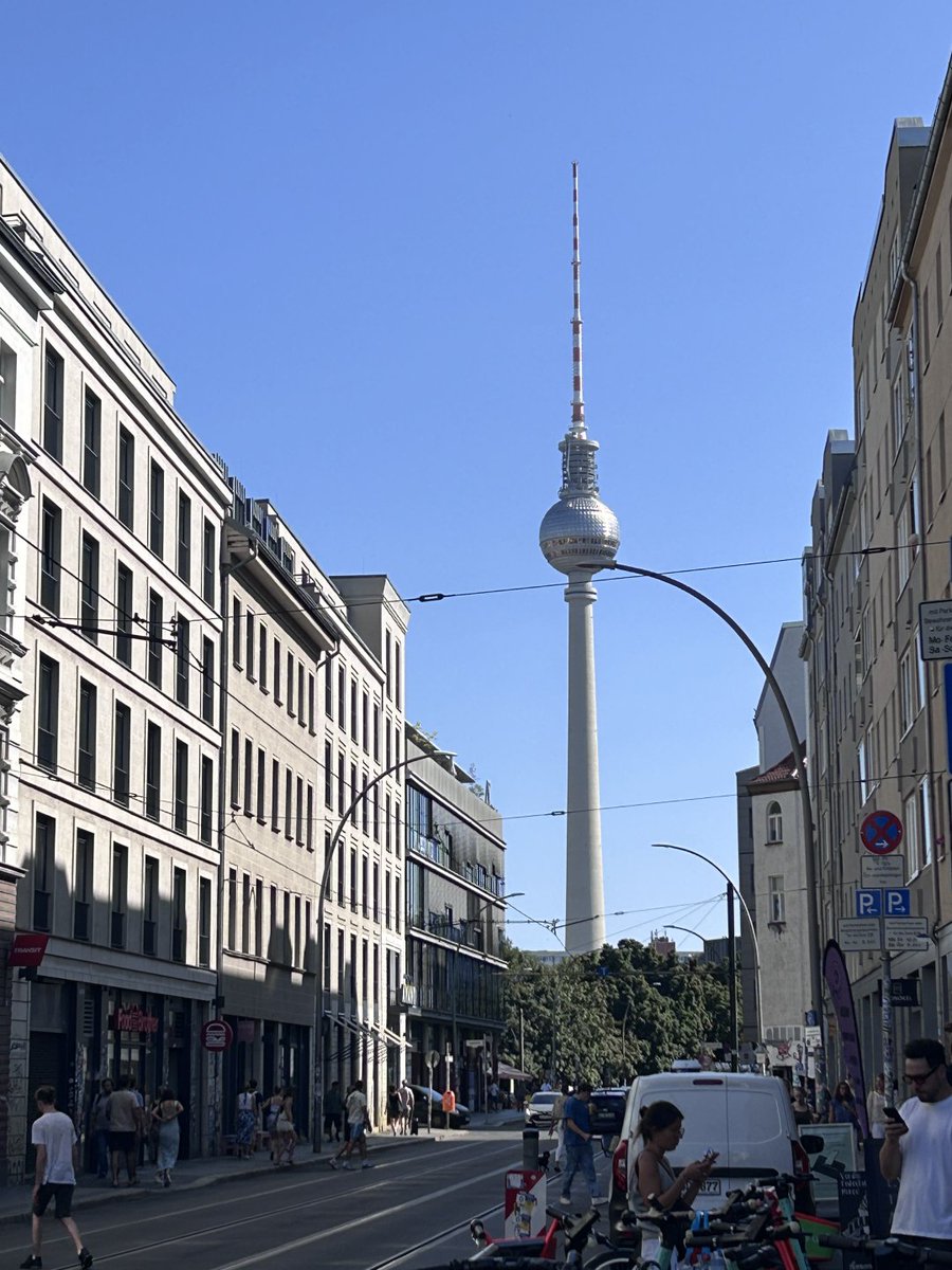 Evelyndoub's tweet photo. Why do TV towers all look like this? https://t.co/rvoHxlERqw