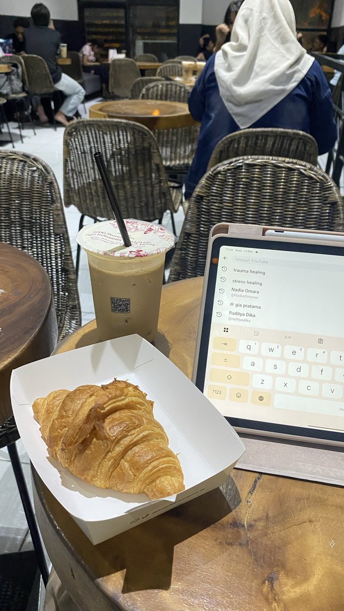ochiiiieeee's tweet photo. Kadang stress kadang stress banget https://t.co/4UNmfTUkpb