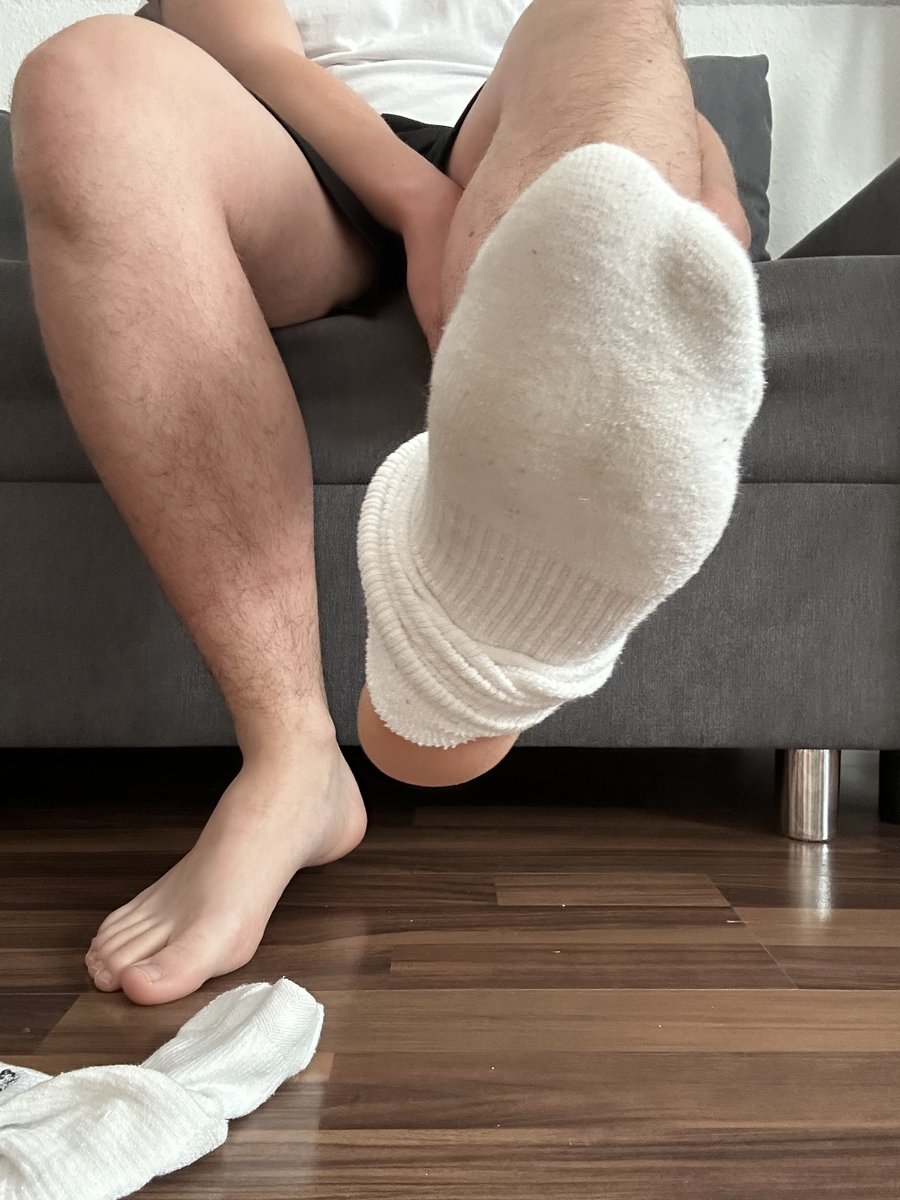 sockboynoah's tweet photo. Preparation for football training ⚽
Like, RT and follow ➡️ get full 5min video 
#feet #socks #teensocks #ladsandsocks https://t.co/aFyhICZOV1