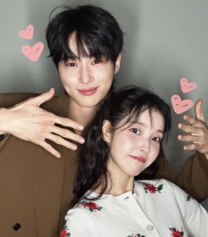 bwooseokglobal's tweet photo. We’re so gonna miss these two cutieful people 😩💘 https://t.co/uHIcP6d3eK